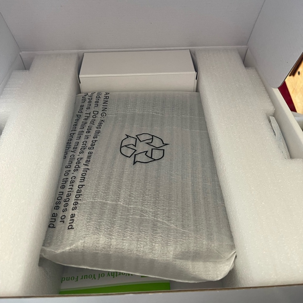 Brand New In Box 7 Inch Digital Photo Frame - Picture 3 of 3